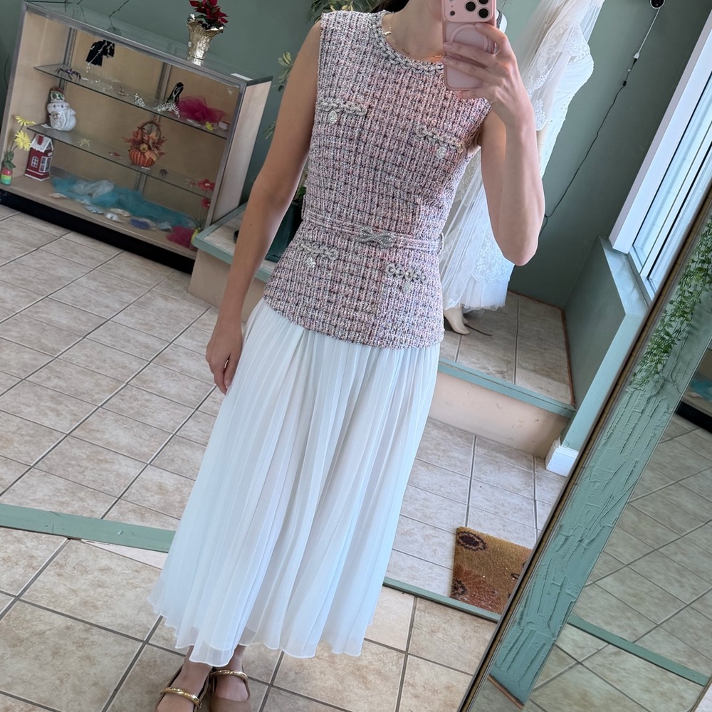 Self-Portrait Pink Tweed Sleeveless Top with White Pleated Skirt - Picture 2 of 4